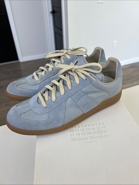 Maison Margiela men’s sports shoes sneakers trainers light blue leather size 40